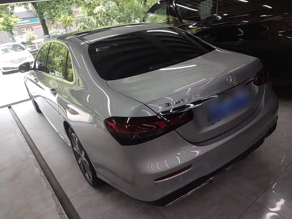 Mercedes-Benz E-Class 2022 — Photo 5/20