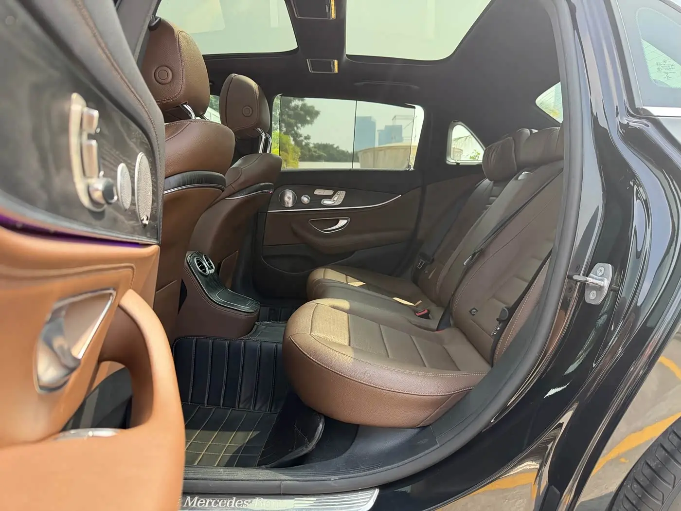 Mercedes-Benz E-Class 2021 — Photo 10/18