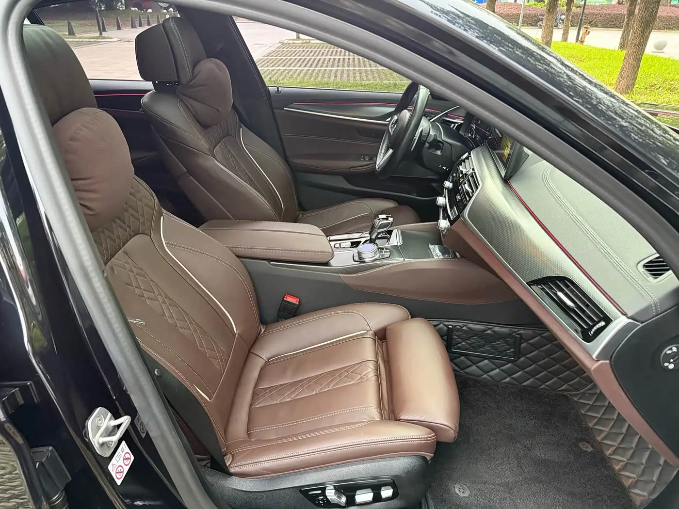 BMW 5 Series 2021 — Photo 18/20