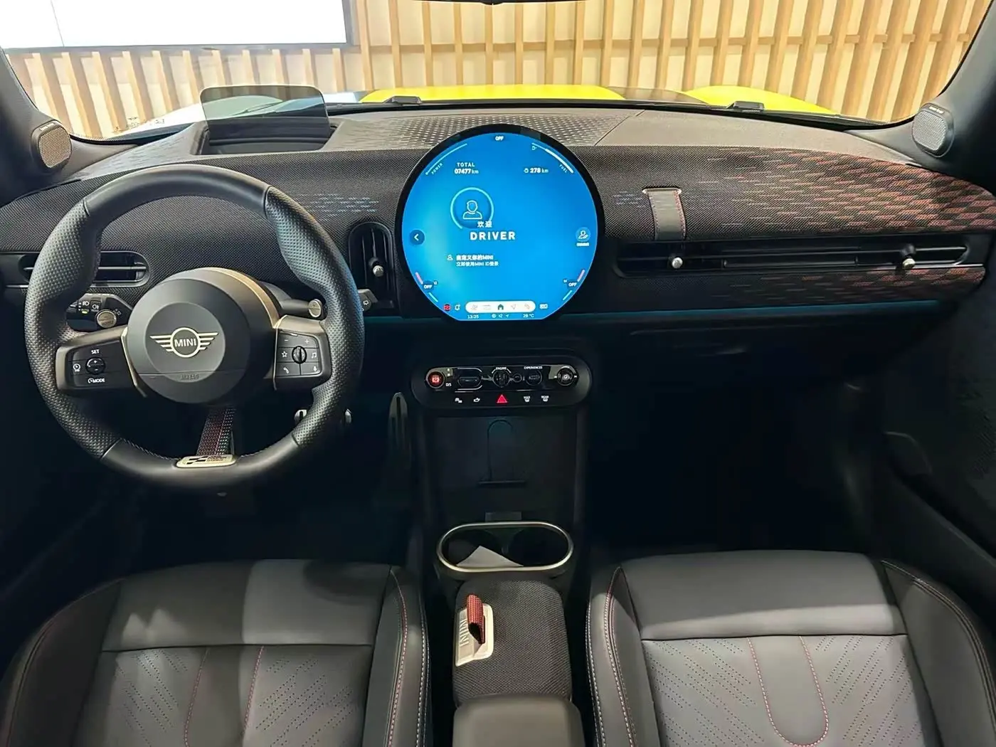 MINI JCW 2025 — Photo 8/12