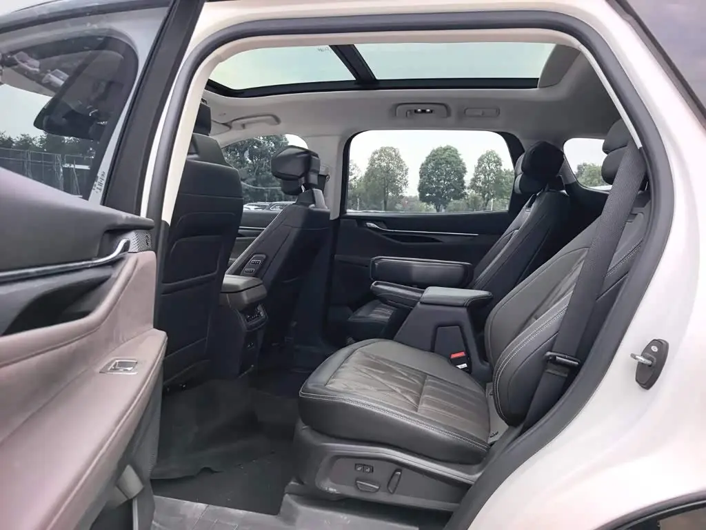 Ford Edge 2025 — Şəkil 12/17