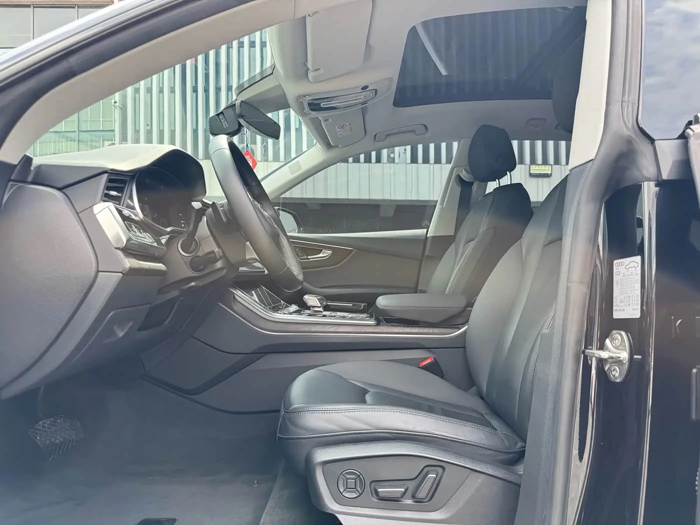 Audi Q8 2021 — Photo 7/17