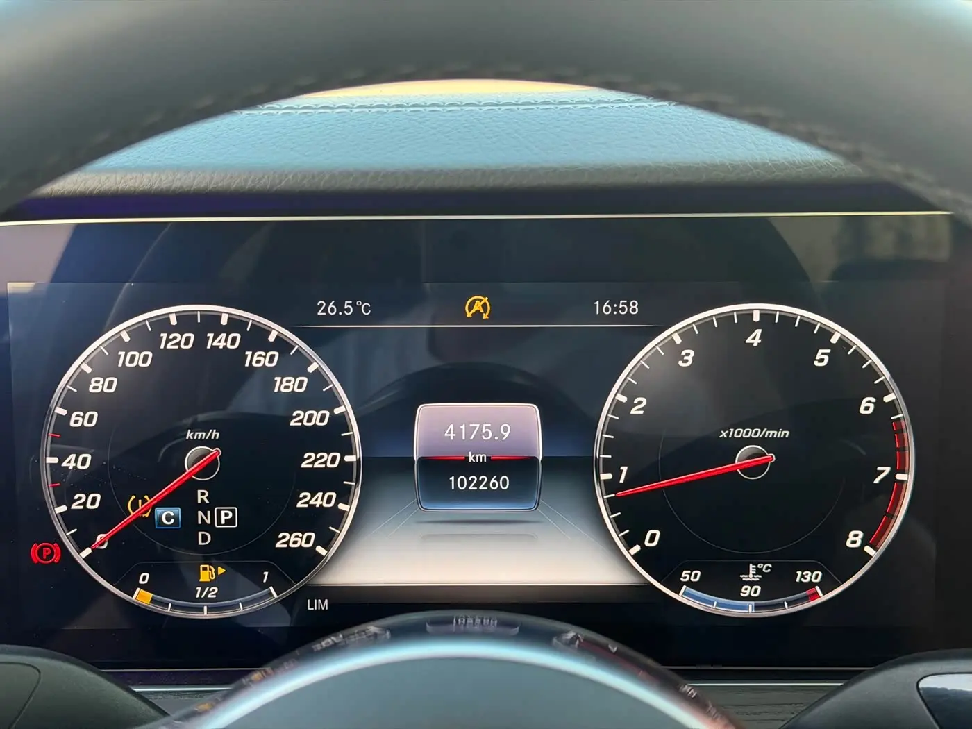 Mercedes-Benz E-Class 2020 — Photo 19/19