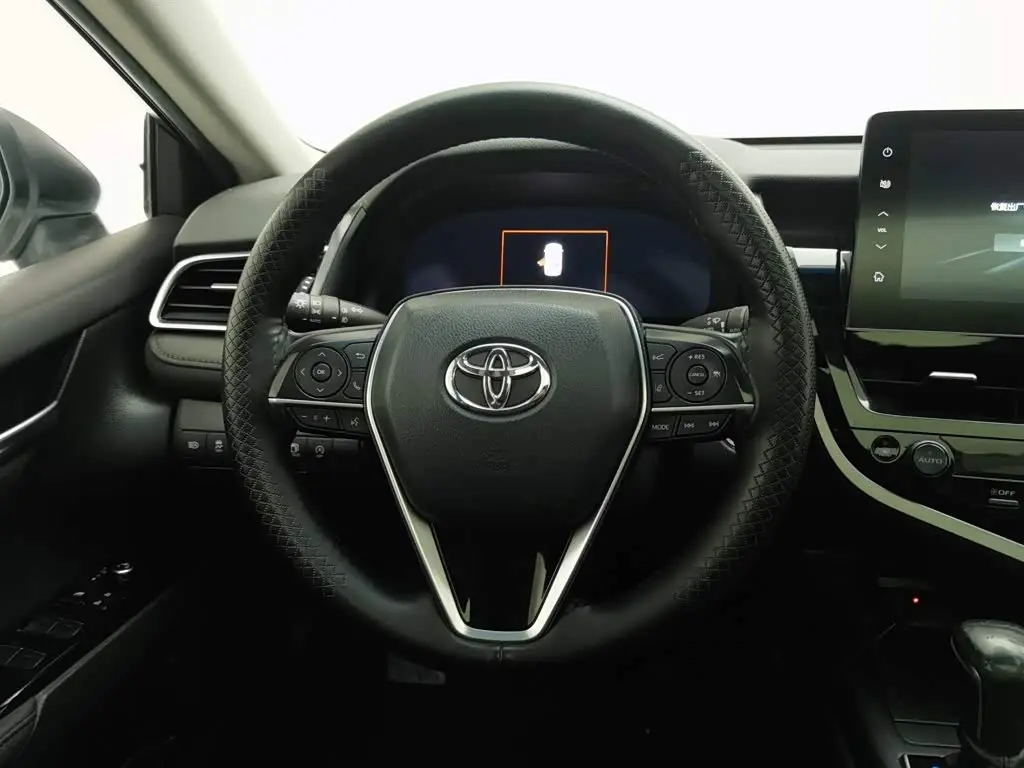 Toyota Camry 2021 — Фото 11/20
