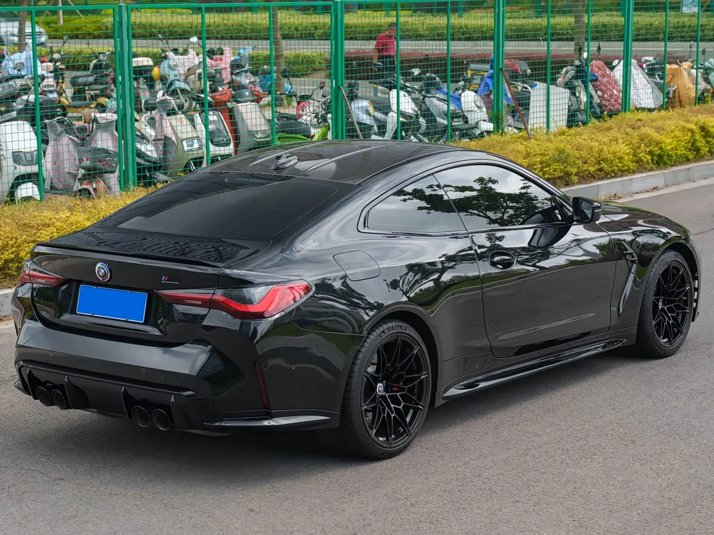 BMW M4 2023 — Photo 5/19