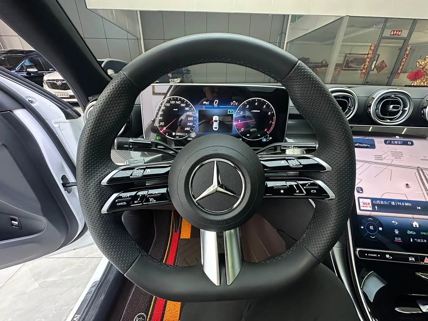 Mercedes-Benz C-Class 2024 — Photo 9/20