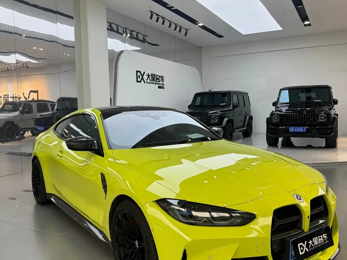 BMW M4 2023 — Photo 2/9