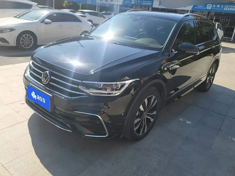 Volkswagen Tiguan L 2023 — Фото 1/16