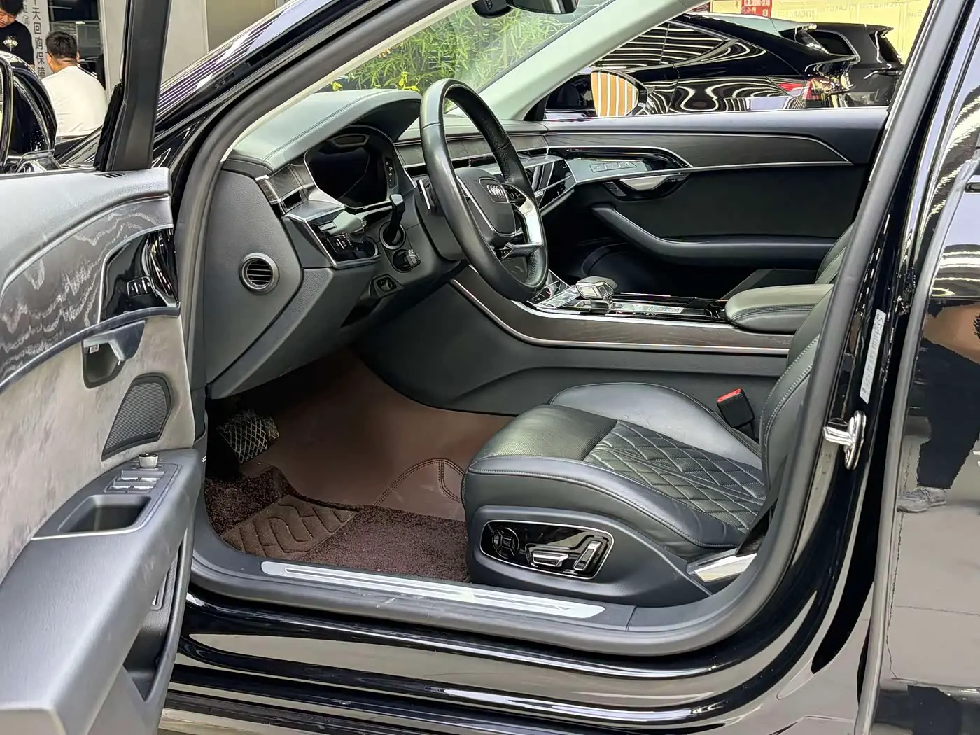 Audi A8 2022 — Photo 6/20
