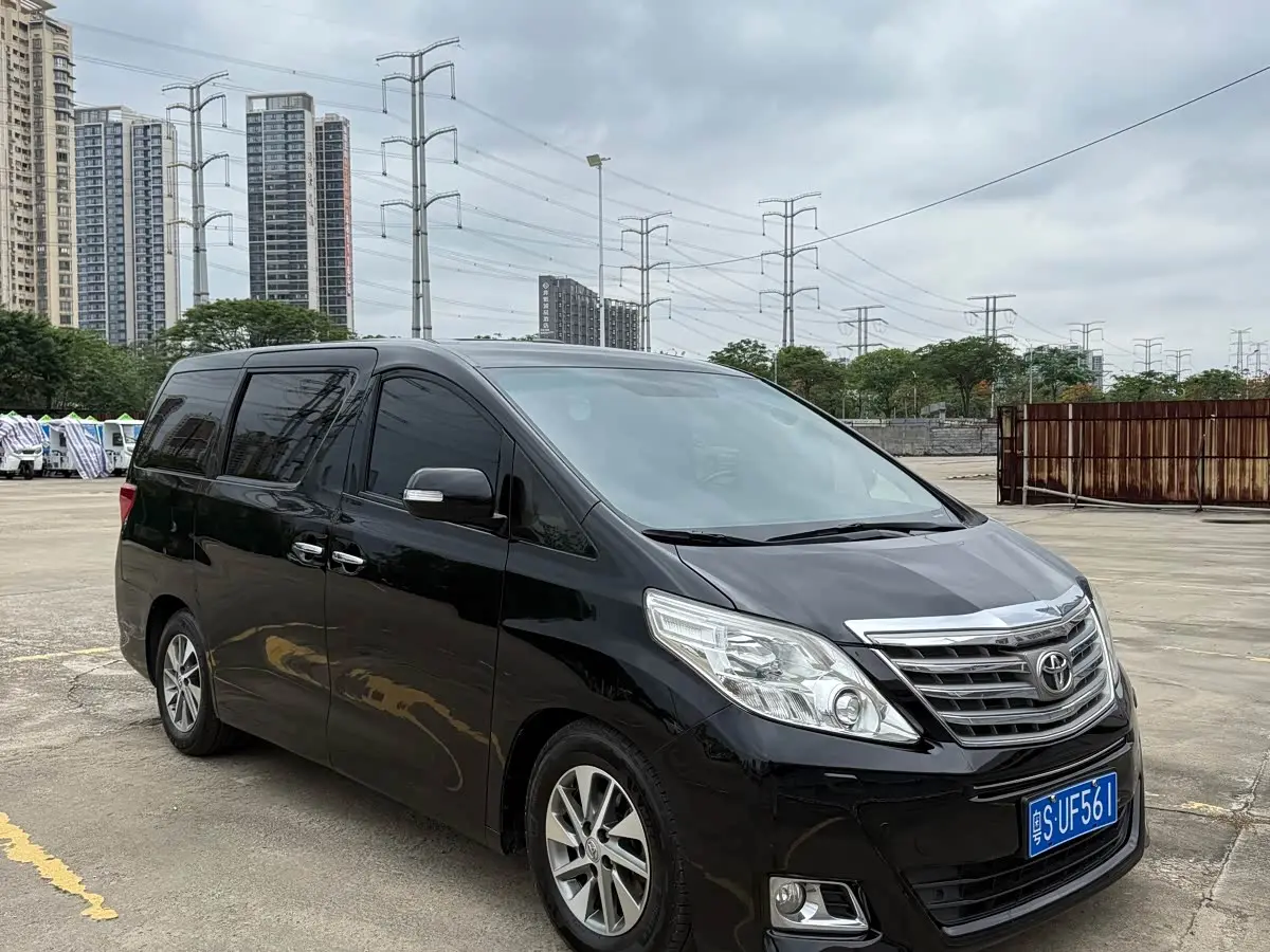 Toyota Alphard 2014 — Photo 3/12