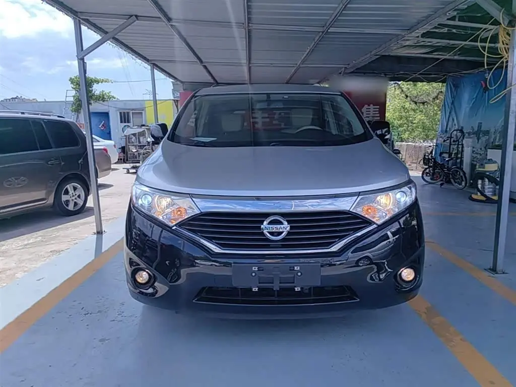 Nissan Quest 2017 — Фото 3/20