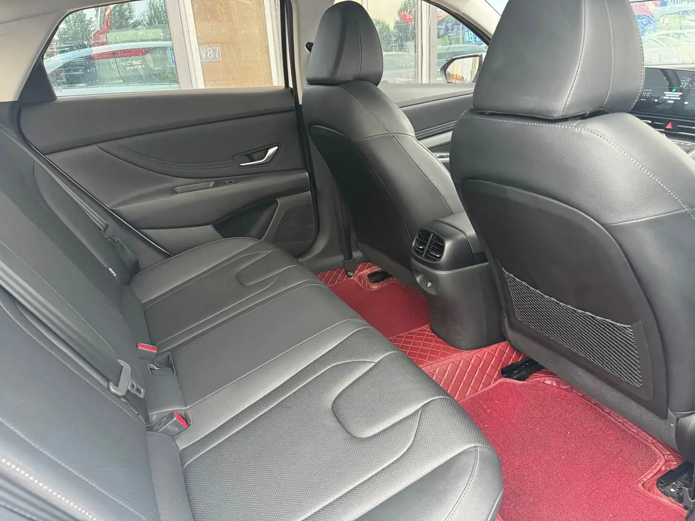 Hyundai Elantra 2023 — Photo 9/9