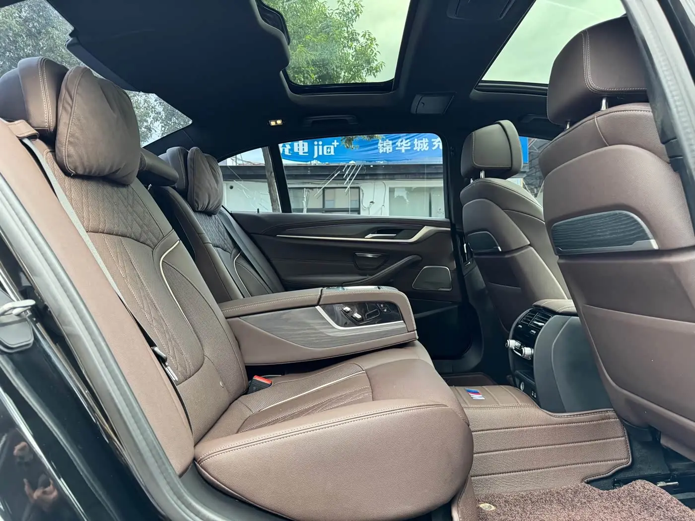BMW 5 Series 2022 — Photo 13/19