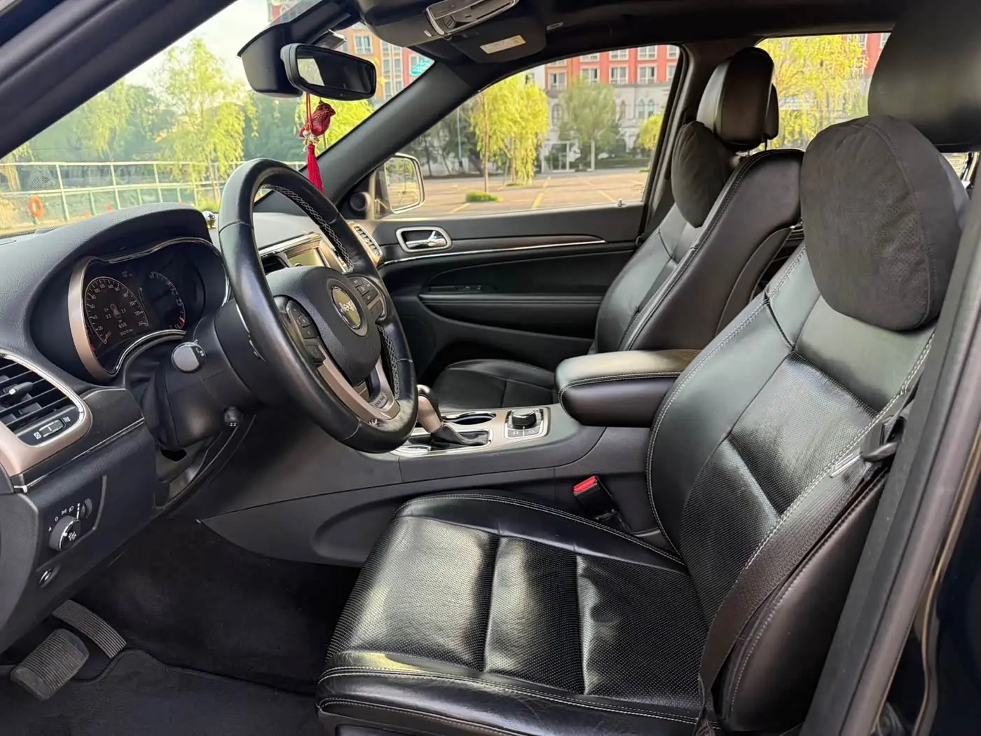 Jeep Grand Cherokee 2017 — Photo 9/15