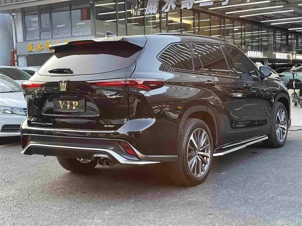 Toyota Crown Kluger 2025 — Photo 11/20