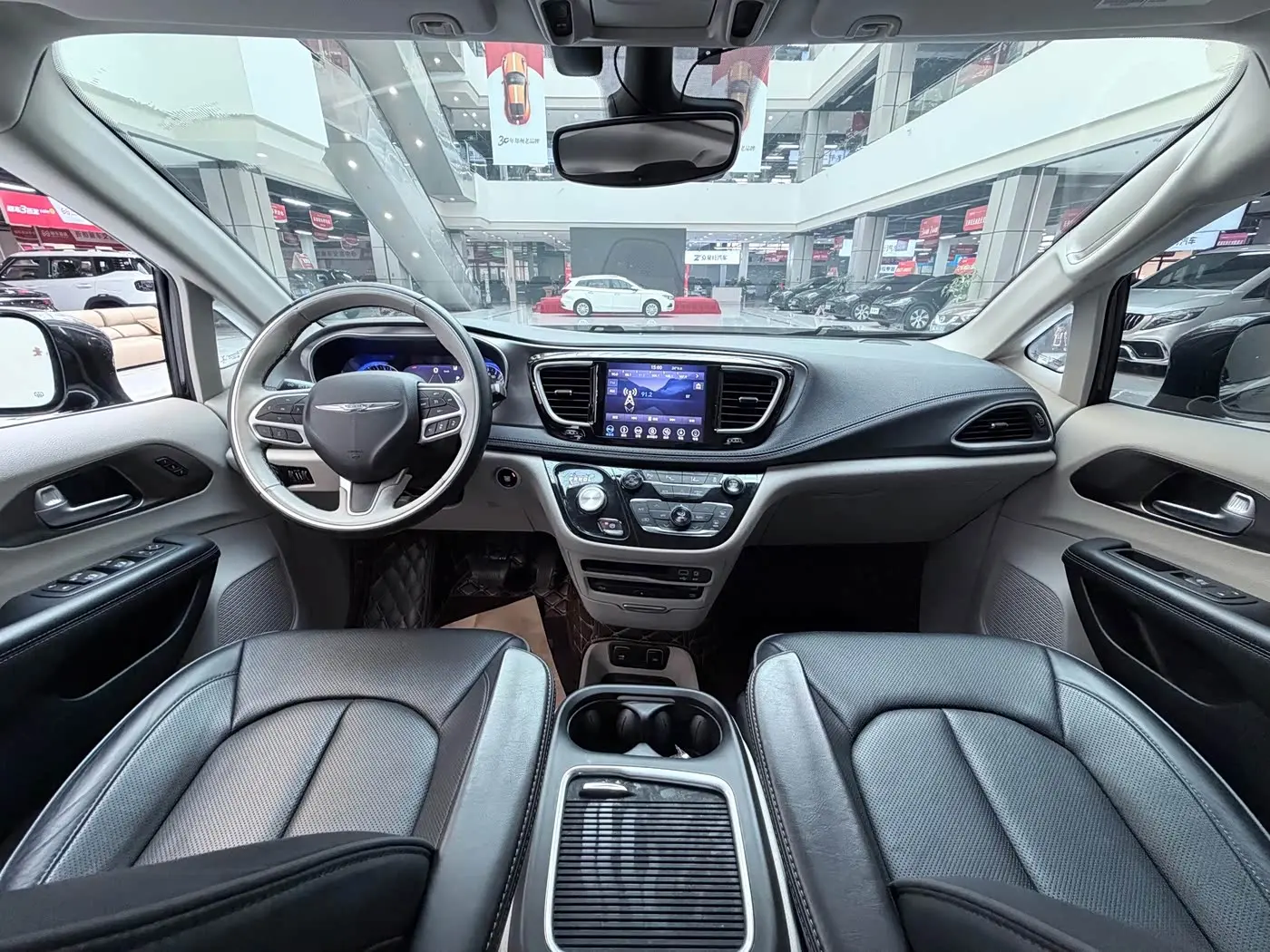 Chrysler Grand Voyager 2019 — Şəkil 14/20