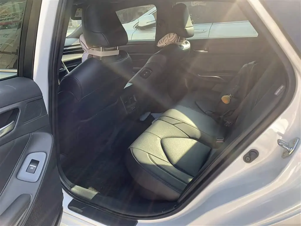 Toyota Avalon 2024 — Photo 5/9