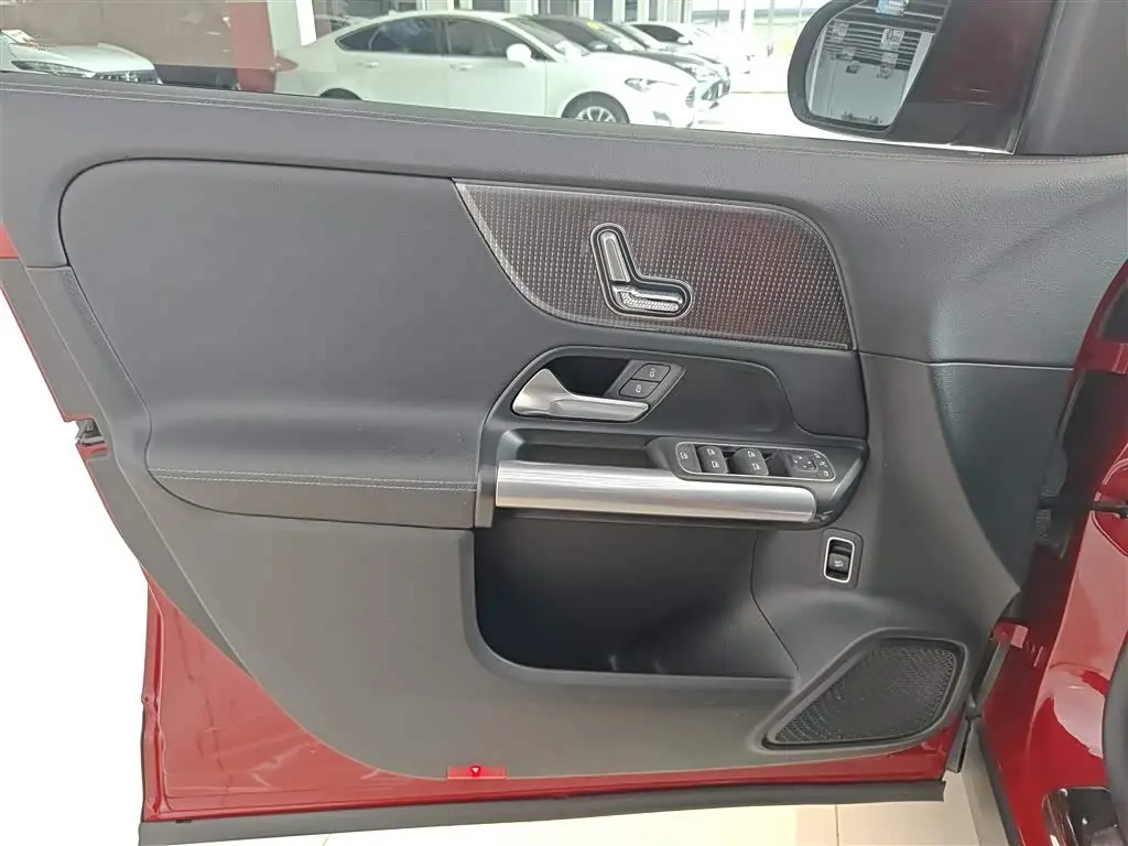 Mercedes-Benz GLA 2021 — Фото 8/20