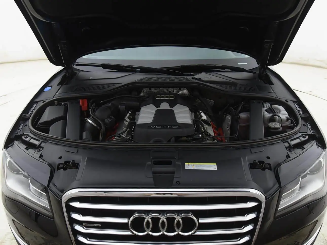 Audi A8 2013 — Photo 10/16