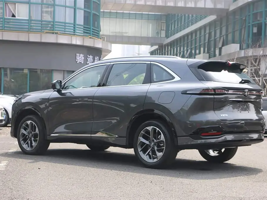 Changan CS75 PLUS 2026 — Фото 6/20