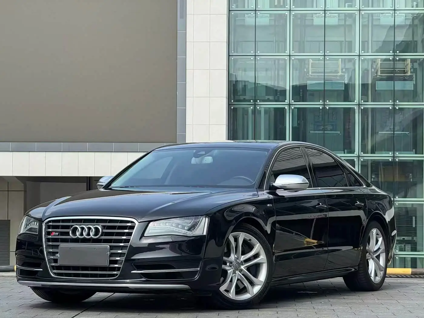 Audi S8 2014 — Фото 1/9