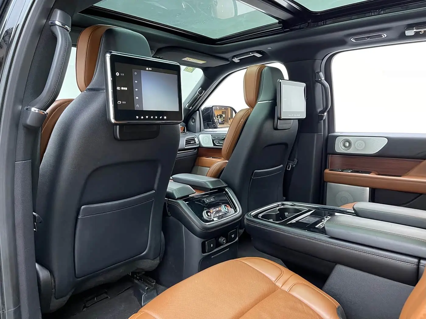 Lincoln Navigator 2018 — Фото 6/11