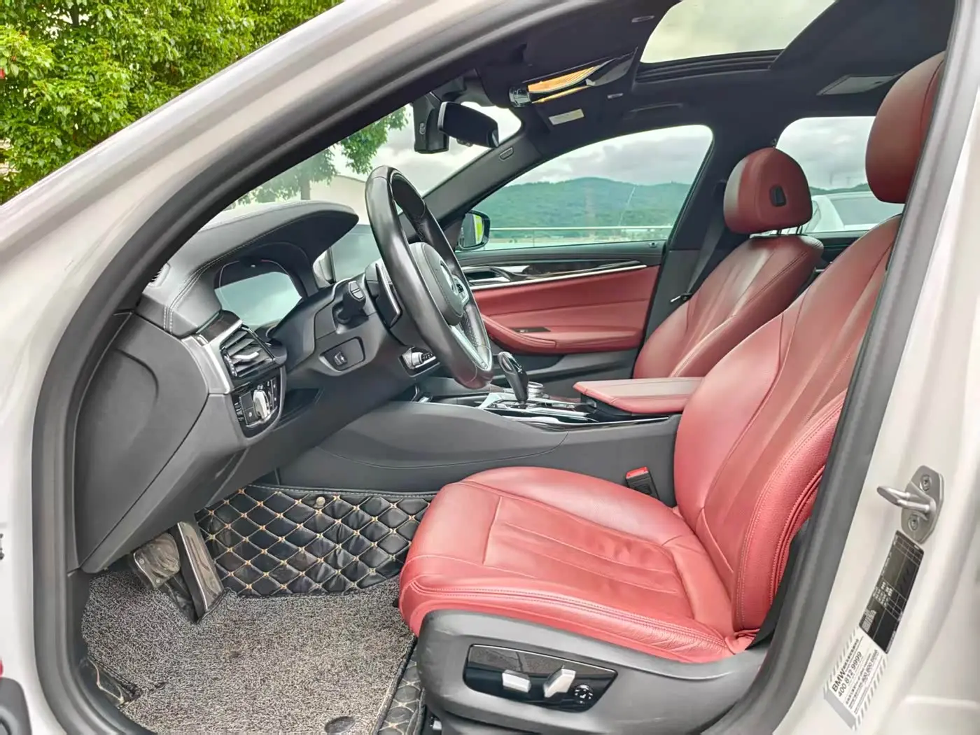 BMW 5 Series 2020 — Photo 9/14