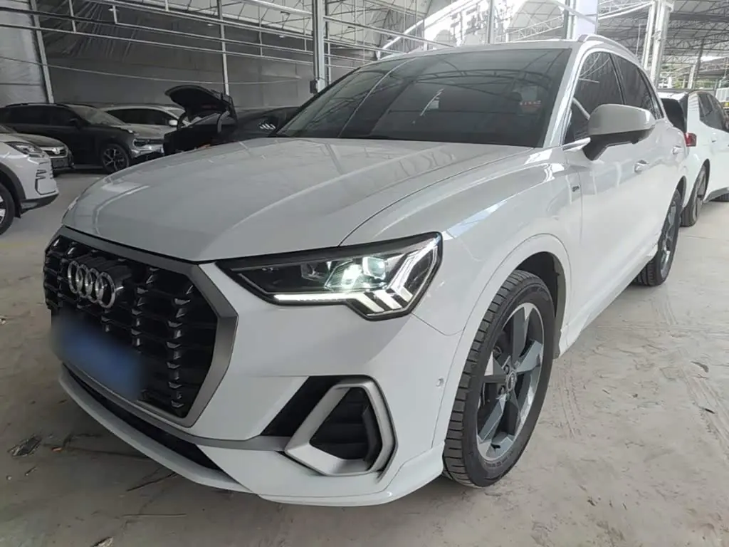 Audi Q3 2023 — Photo 2/20
