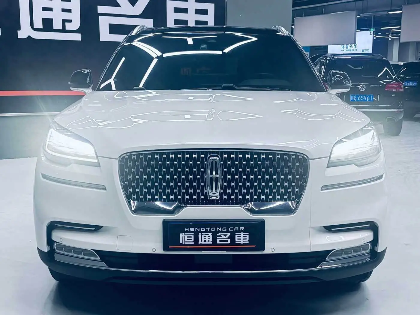 Lincoln Aviator 2022 — Photo 8/18