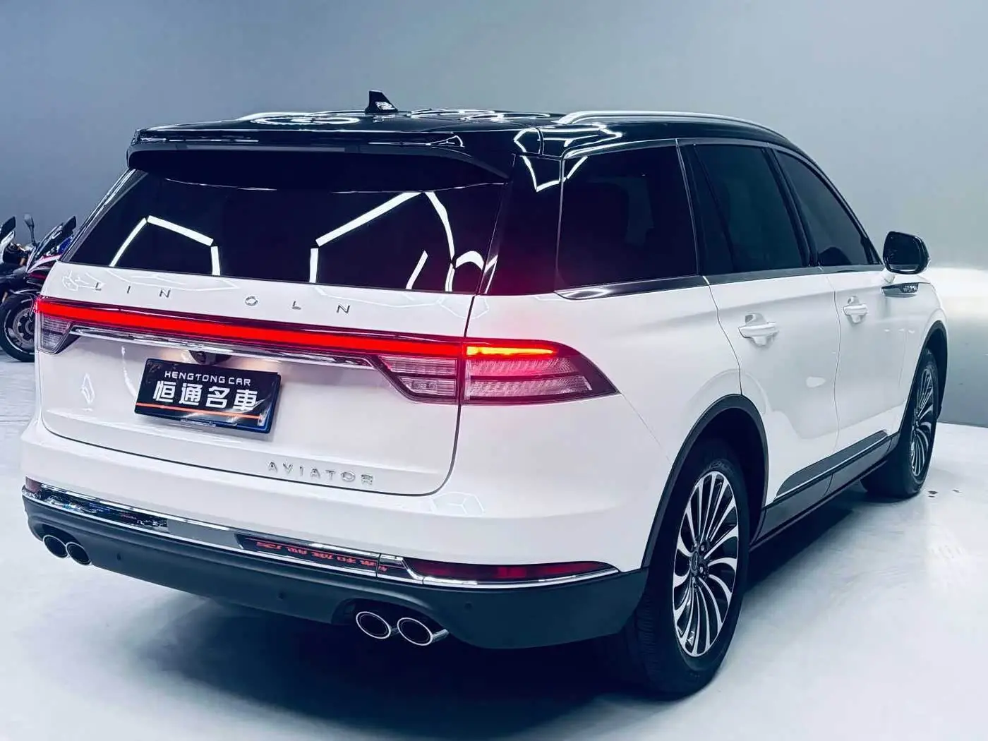 Lincoln Aviator 2022 — Photo 5/18