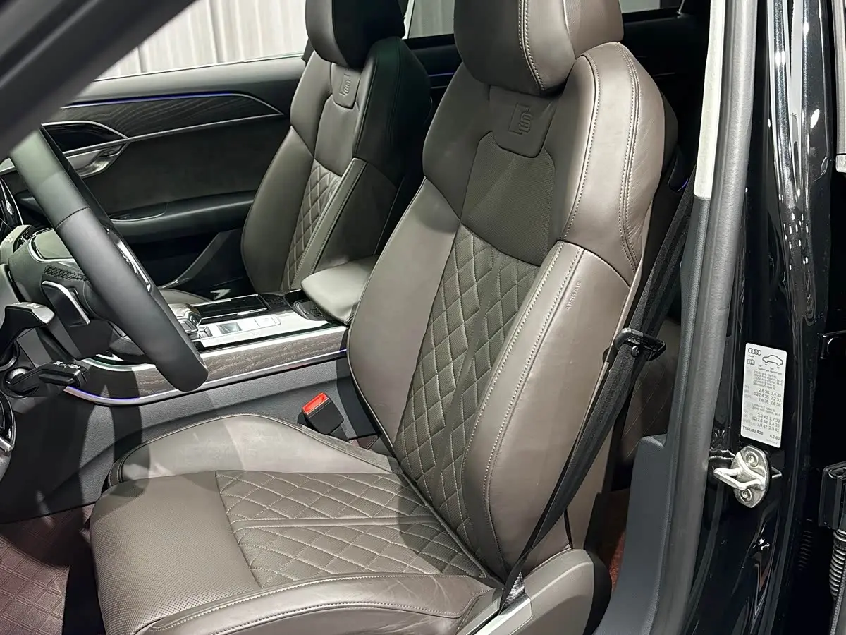 Audi A8 2022 — Photo 15/20