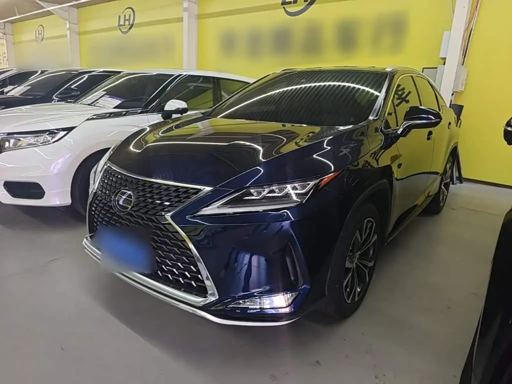 Lexus RX 2021 — Photo 1/20