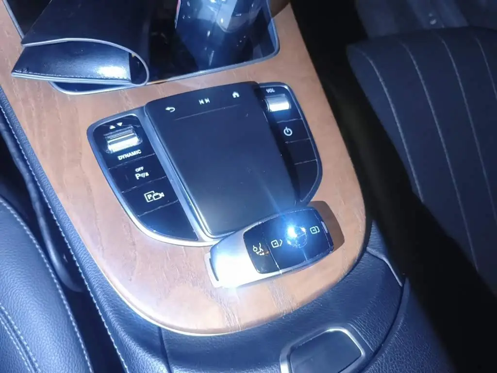 Mercedes-Benz E-Class New Energy 2021 — Şəkil 9/20