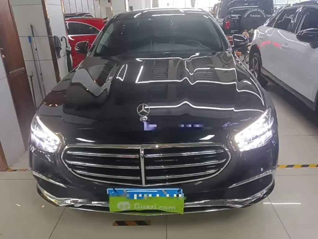 Mercedes-Benz E-Class 2021 — Photo 3/20