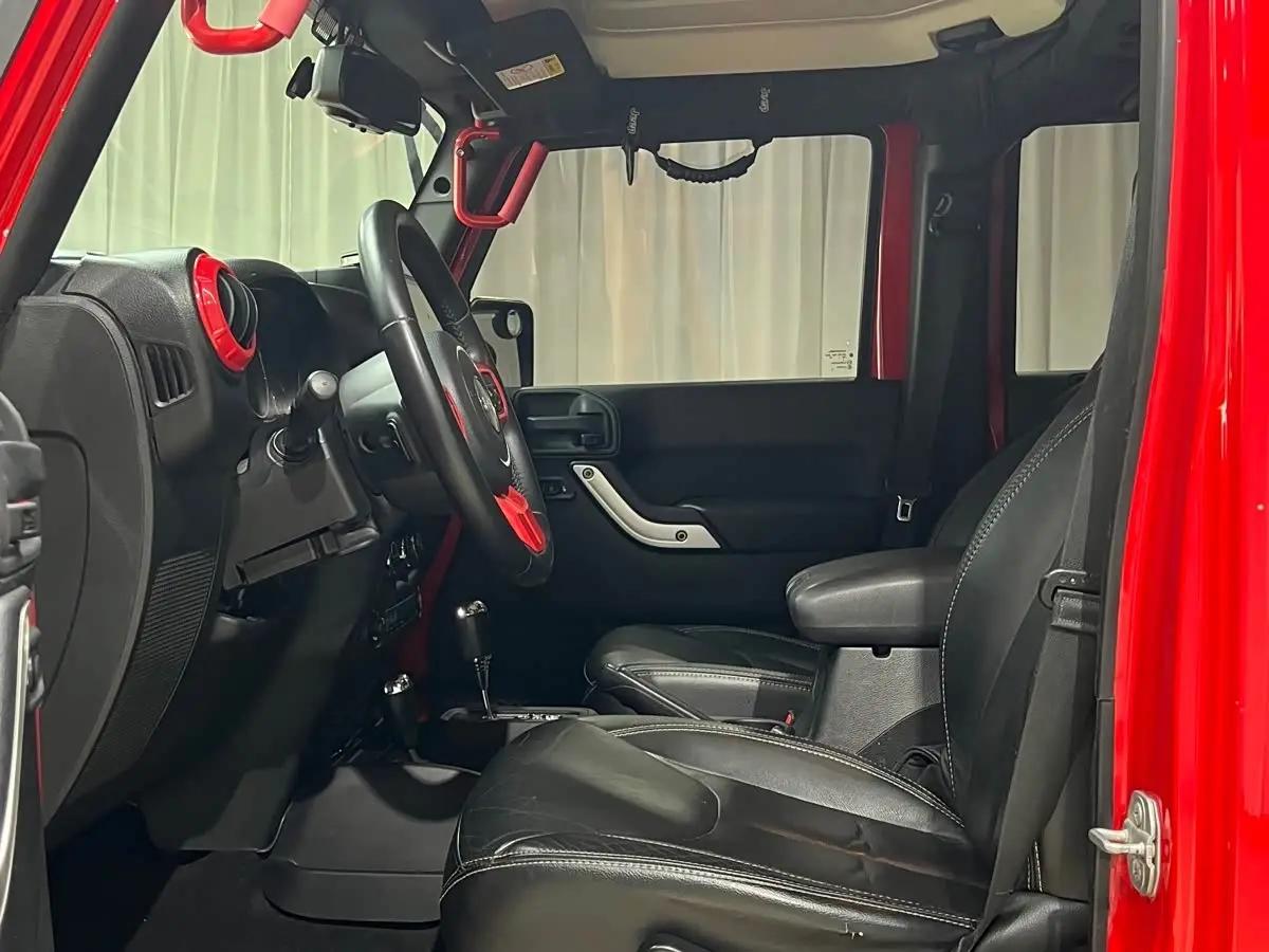 Jeep Wrangler 2015 — Photo 6/19