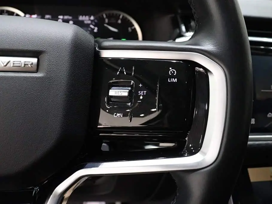 Land Rover Range Rover Velar 2023 — Photo 14/20