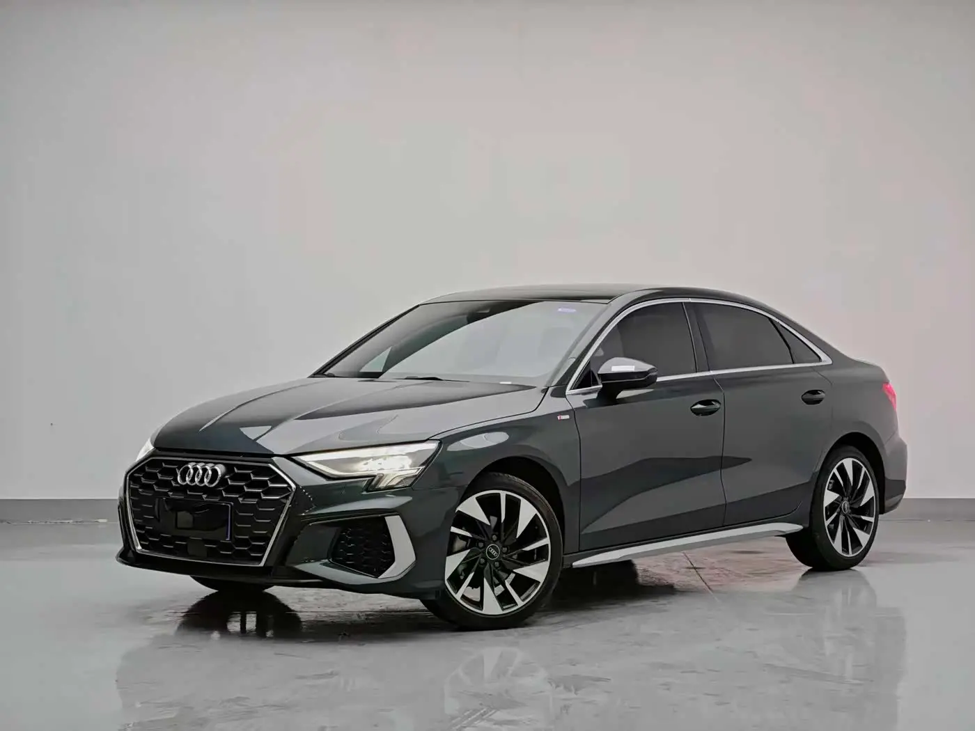 Audi A3 2023 — Photo 1/20