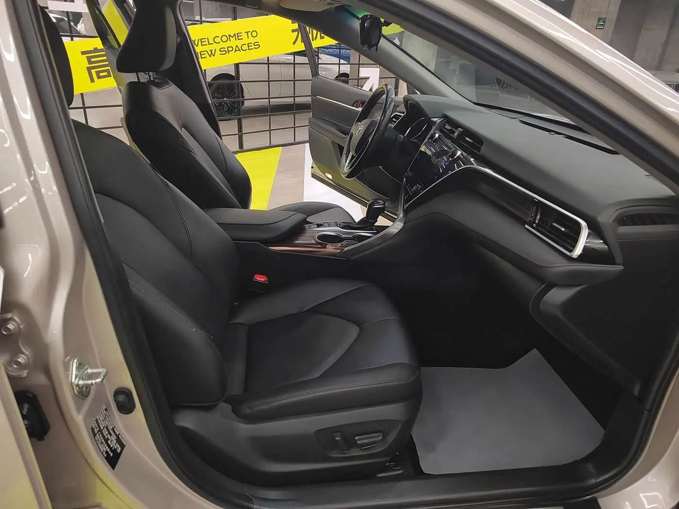 Toyota Camry 2020 — Şəkil 12/18