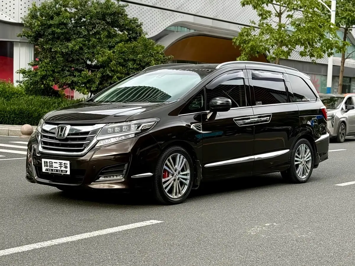 Honda Elysion 2017 — Photo 1/20