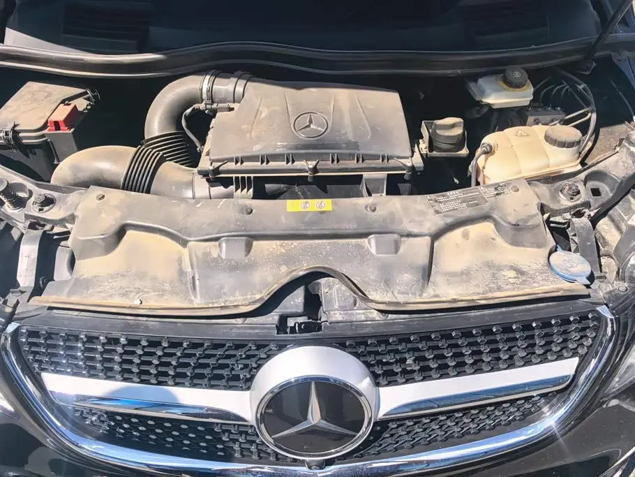 Mercedes-Benz V-Class 2018 — Фото 10/16
