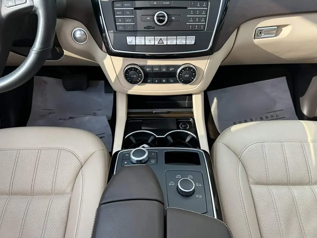Mercedes-Benz GLE 2017 — Photo 16/19
