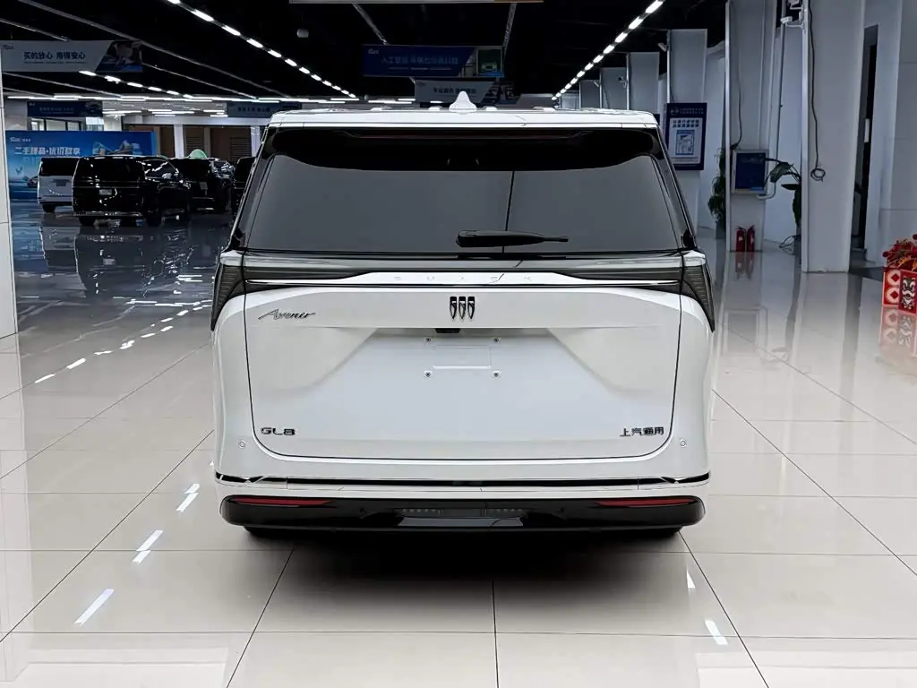 Buick GL8 2025 — Photo 13/17
