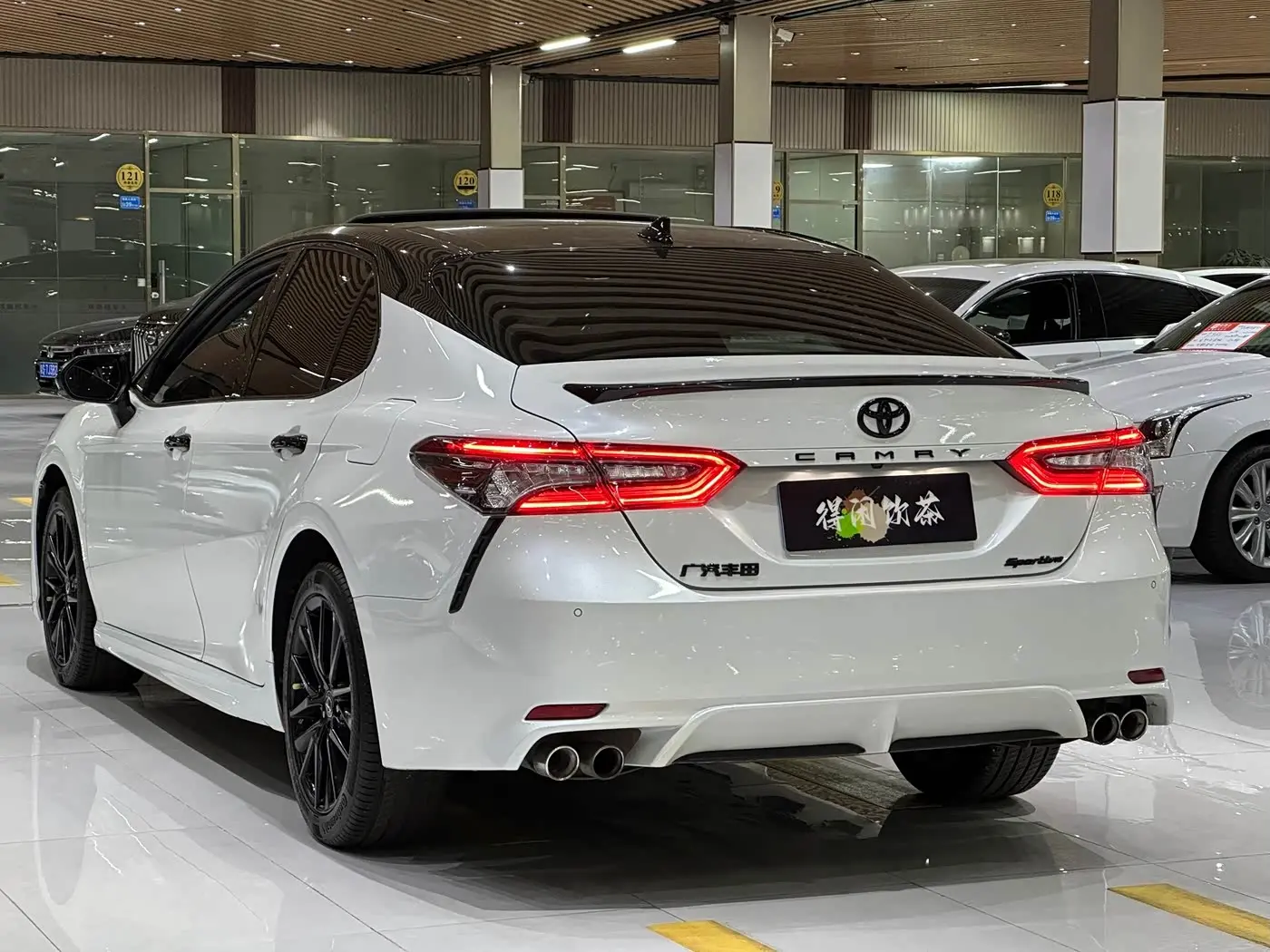 Toyota Camry 2022 — Фото 16/18