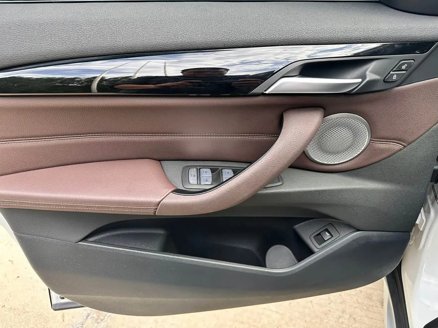 BMW X1 2022 — Photo 9/20