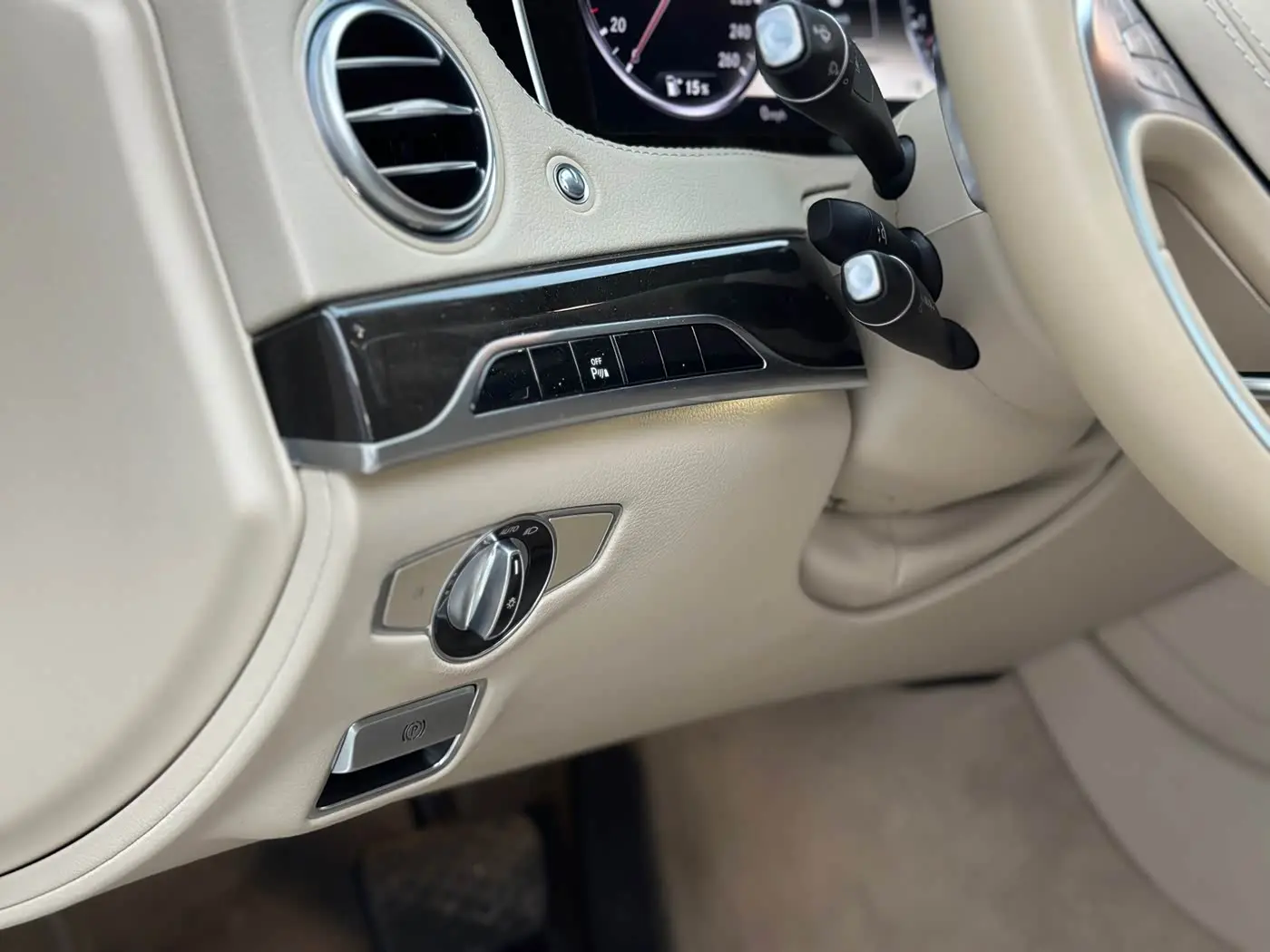 Mercedes-Benz S-Class 2014 — Photo 18/20