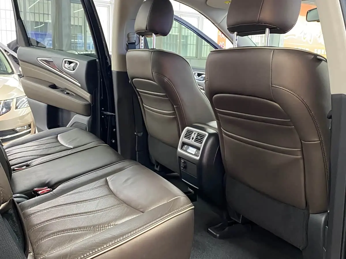Infiniti QX60 2021 — Photo 12/20