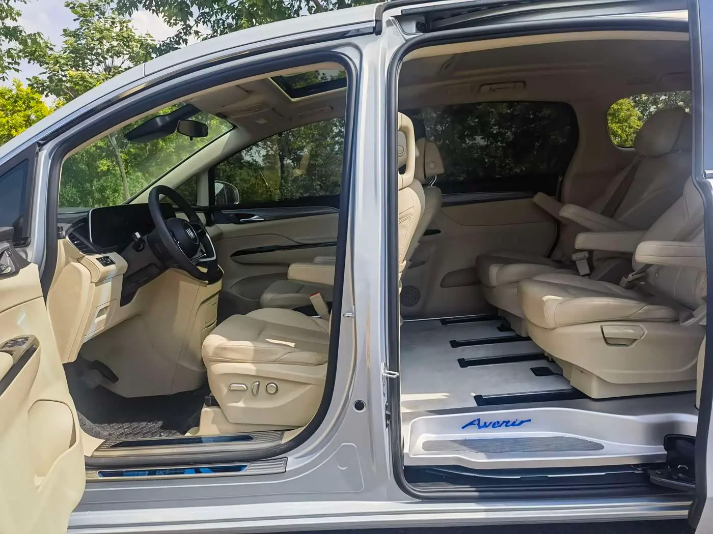 Buick GL8 New Energy 2025 — Şəkil 10/12
