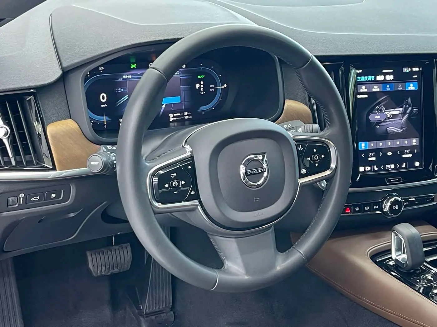 Volvo S90 Plug-in Hybrid 2022 — Фото 6/20