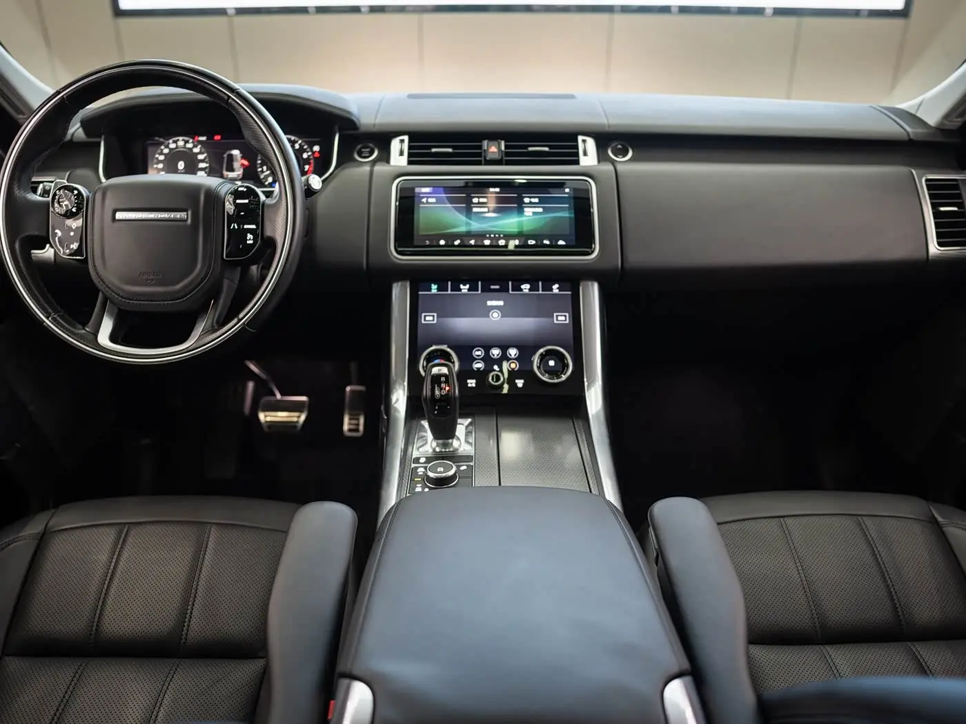 Land Rover Range Rover Sport 2018 — Photo 12/19