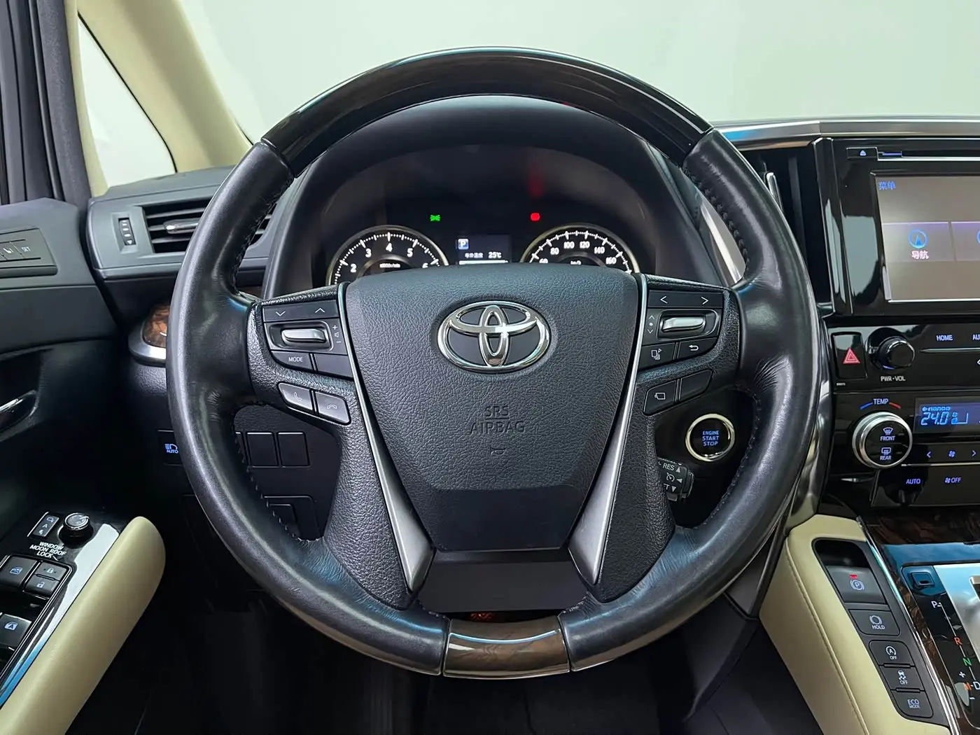 Toyota Alphard 2018 — Фото 11/11